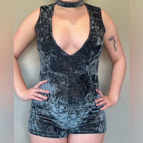 Almost new crushed velvet deep teal choker neck with front V cut out romper - Picture 10 of 10
